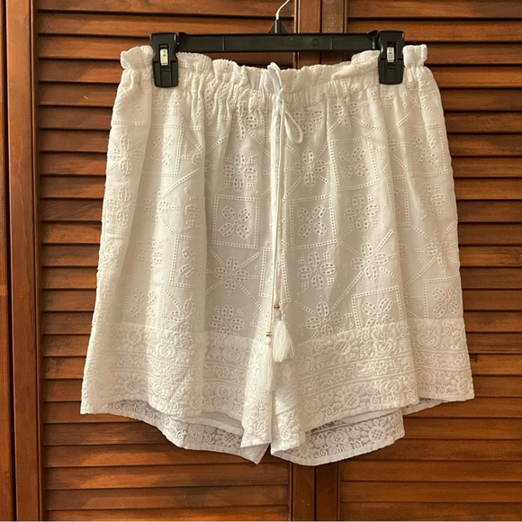 Jade by Johnny Was Love White Eyelet Embroidered Shorts NWT$169 SMALL - Picture 1 of 8